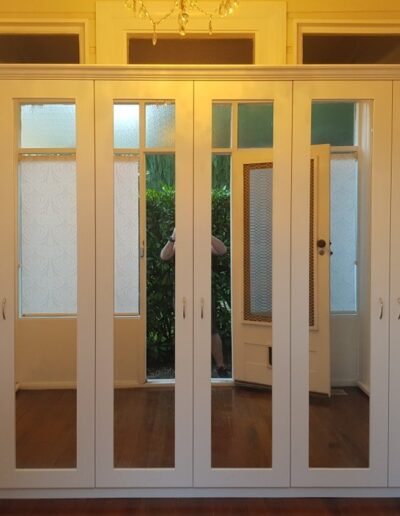 Wideline Hinged doors with Mirror Inserts